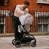 Cybex Eezy S Twist +2 - wózek spacerowy z obracanym siedziskiem / obrotowa spacerówka (koła terenowe) • Almond Beige