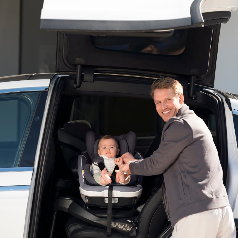 BeSafe iZi Twist B i-Size поворотне дитяче автокрісло 180°, тільки проти руху (від народження - до 4-х років, 40 - 105 см) • Antracyt Mesh