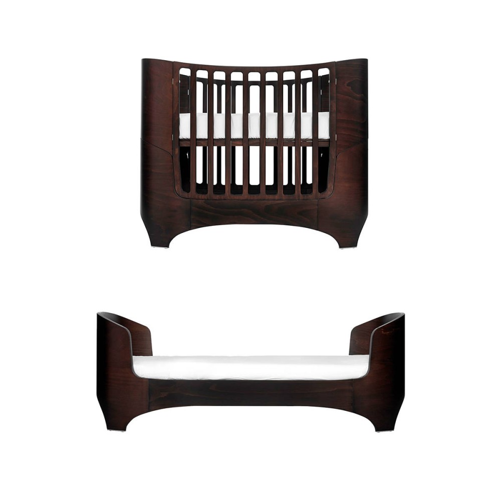 Leander Classic Junior дитяче ліжечко (0-7 роки) • Темний горіх