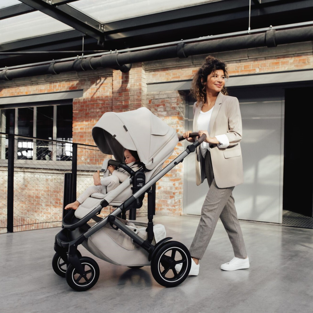 Britax Römer Smile 5Z - прогулянкова коляска, візок на будь-яку місцевість,з колекції LUX (люксові екологічні тканини та шкіряні деталі) • Soft Taupe LUX