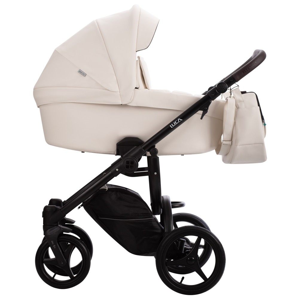 Bebetto Luca Pro 37 чорна рама дитяча коляска