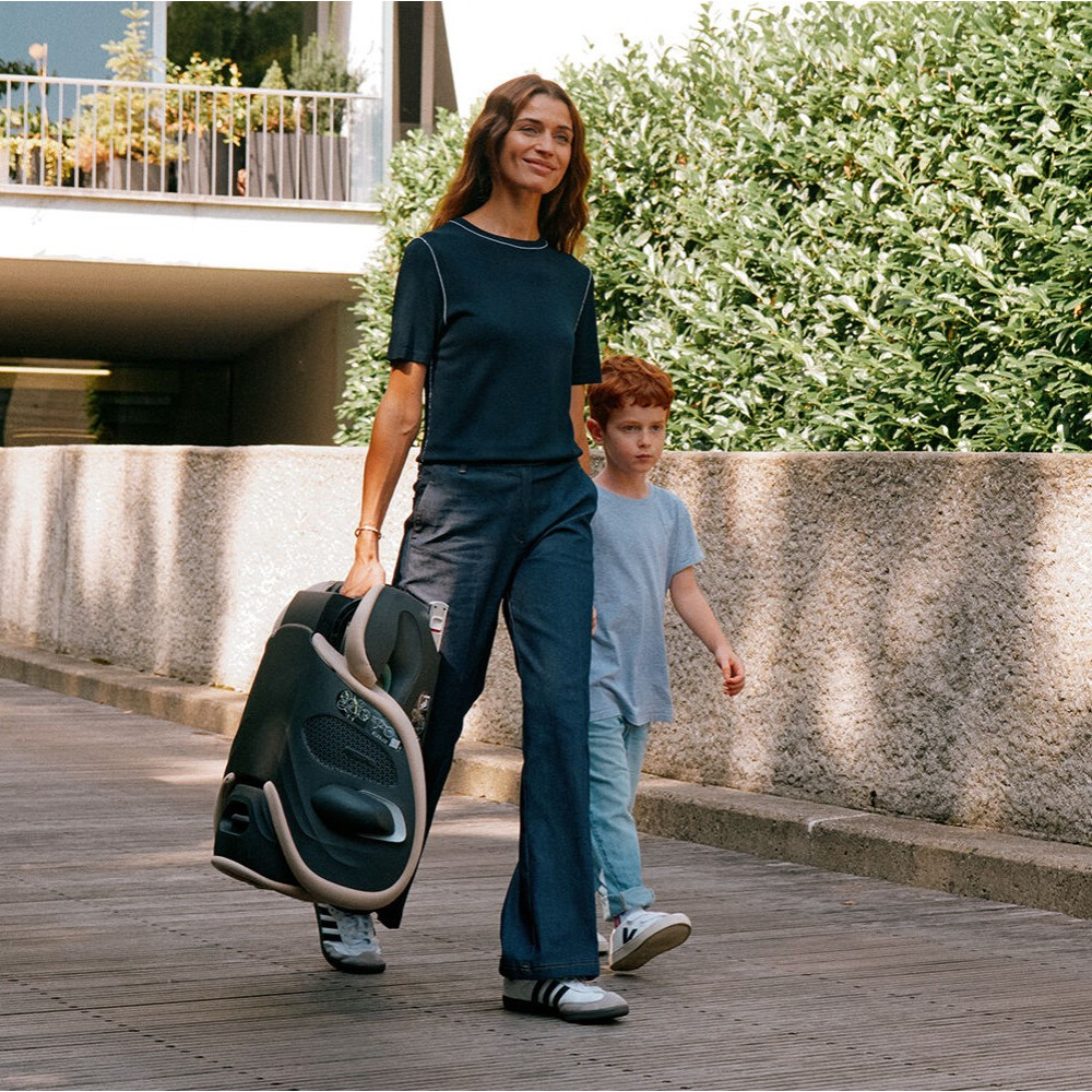 Cybex Solution G2 - складне, легке дитяче автокрісло (3 - 12 років / 100 - 150 см) • Comfort Fog Grey Cybex Solution G2 - складне, легке дитяче автокрісло (3 - 12 років / 100 - 150 см) • Comfort Fog Grey