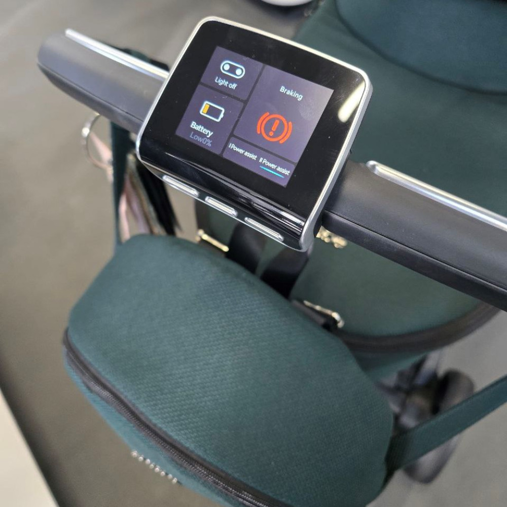 iBebe iStop Drive - wózek dziecięcy 2w1 z elektronicznym hamulcem i wspomaganiem jazdy • Black