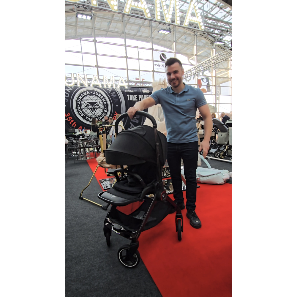 Junama Switch - wózek dziecięcy 2w1 z przekładaną rączką (odwracalna kierownica) • Black
