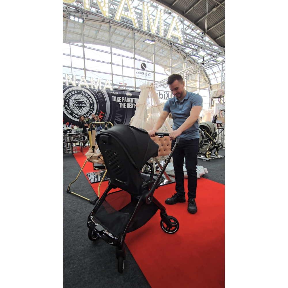 Junama Switch - wózek dziecięcy 2w1 z przekładaną rączką (odwracalna kierownica) • Black