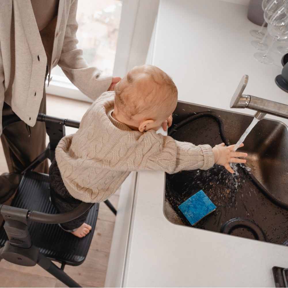Anex Ozy - krzesełko do karmienia 3w1, leżaczek dla noworodka, wieża edukacyjna typu kitchen helper do 30 kg (wkładka dla noworodka, zabawki wspierające wczesny rozwój, regulatory wysokości) • Night