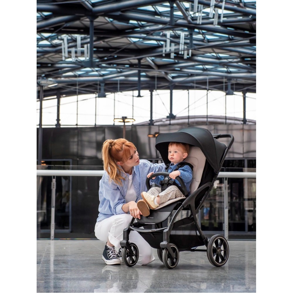 Espiro Fuel Pro - lekki wózek spacerowy do miasta, kompaktowa spacerówka, system automatycznego składania autofolding • 10 Dynamic Black