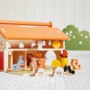 Janod – Drewniana farma z otwieranym dachem i figurkami 2+