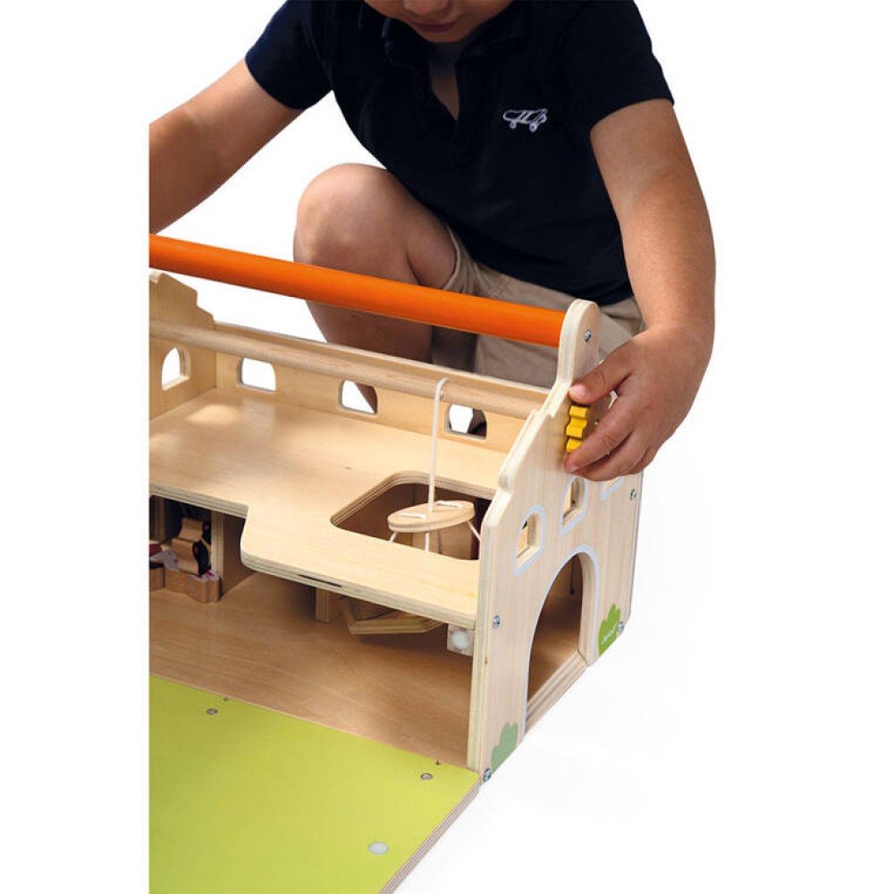 Janod – Drewniana farma z otwieranym dachem i figurkami 2+ Janod – Drewniana farma z otwieranym dachem i figurkami 2+