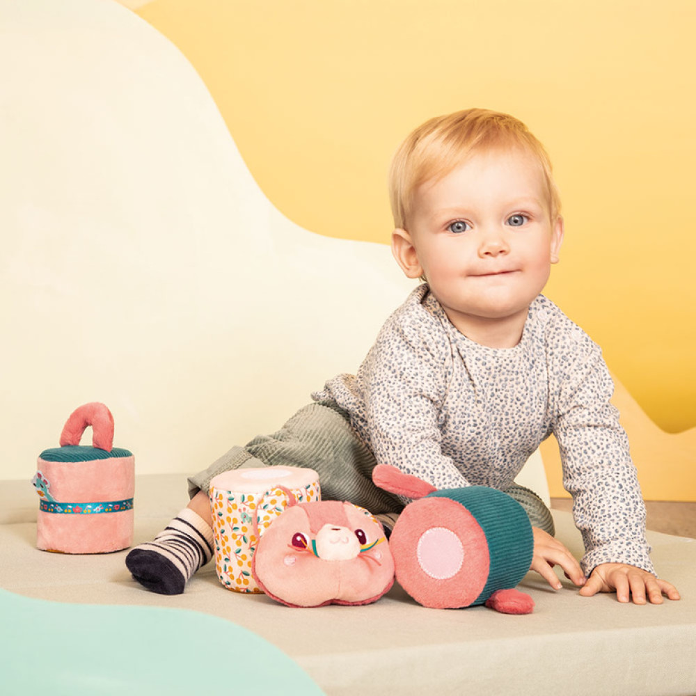 Lilliputiens – Wałek dźwiękowy 4-elementowy Kotka Jeanne 6 m+