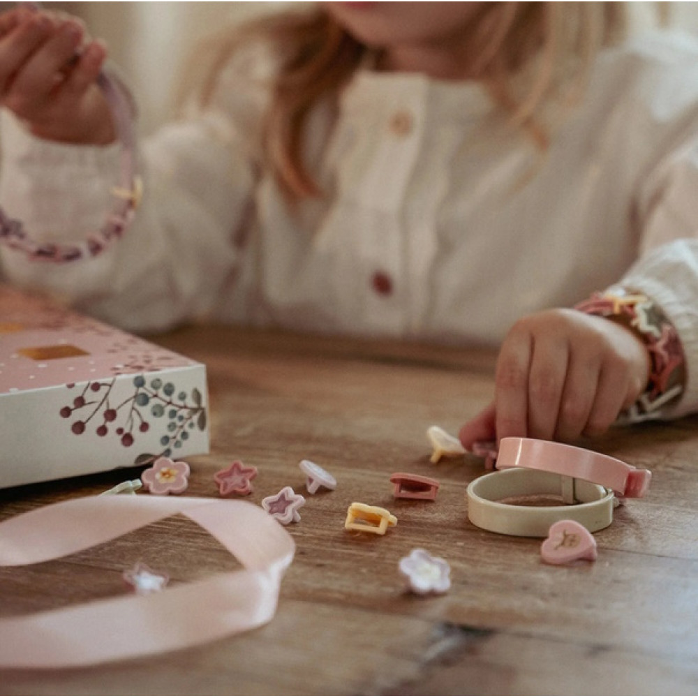 Little Dutch Kalendarz adwentowy – Stwórz swoje bransoletki charms