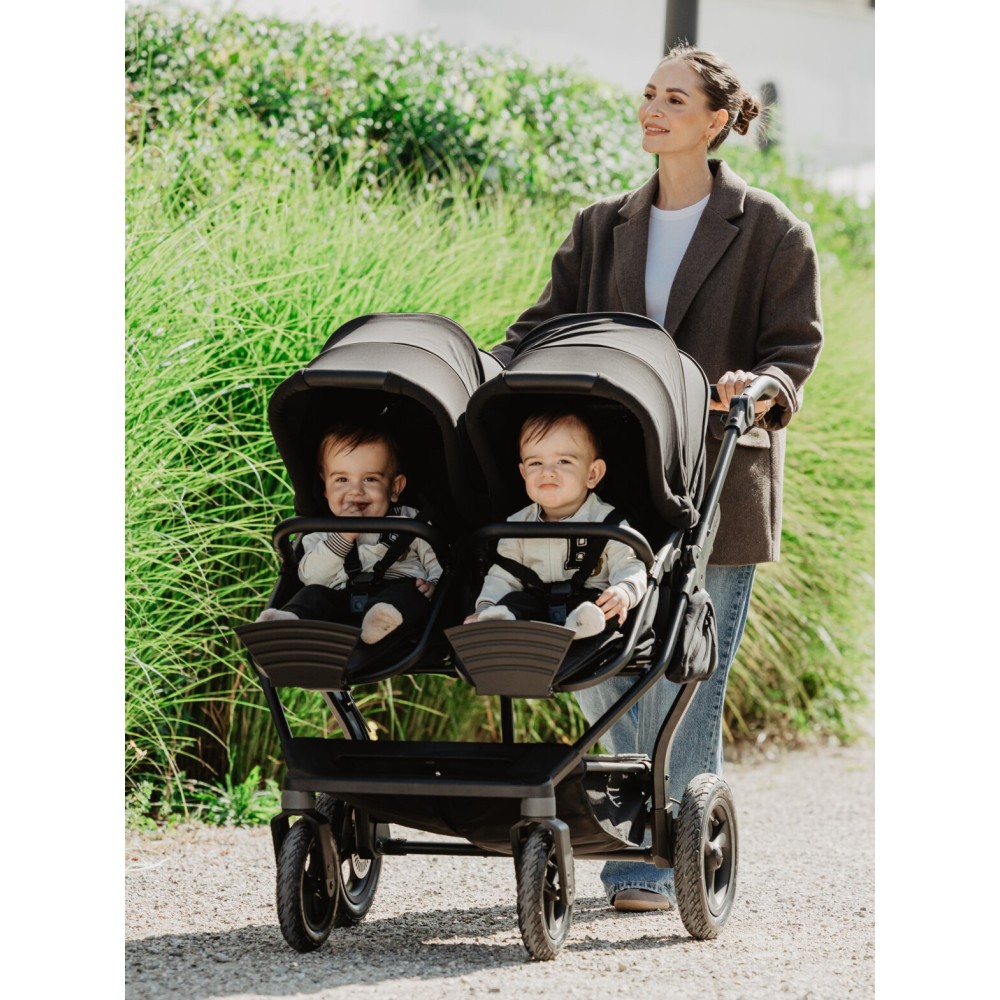 TFK Duo 2 Combi - wózek bliźniaczy 2w1, jeden obok drugiego, wózek rok po roku (pompowane koła) • Brown