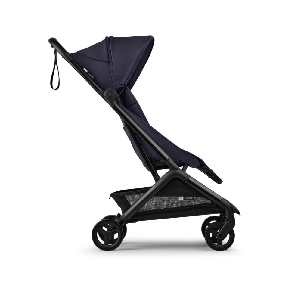 Bugaboo Butterfly 2 - ultrakompaktowy wózek spacerowy do podróży, składanie w sekundę, bagaż podręczny, waga 7,3 kg • Deep Indigo Bugaboo Butterfly 2 - ultrakompaktowy wózek spacerowy do podróży, składanie w sekundę, bagaż podręczny, waga 7,3 kg • Deep Indigo