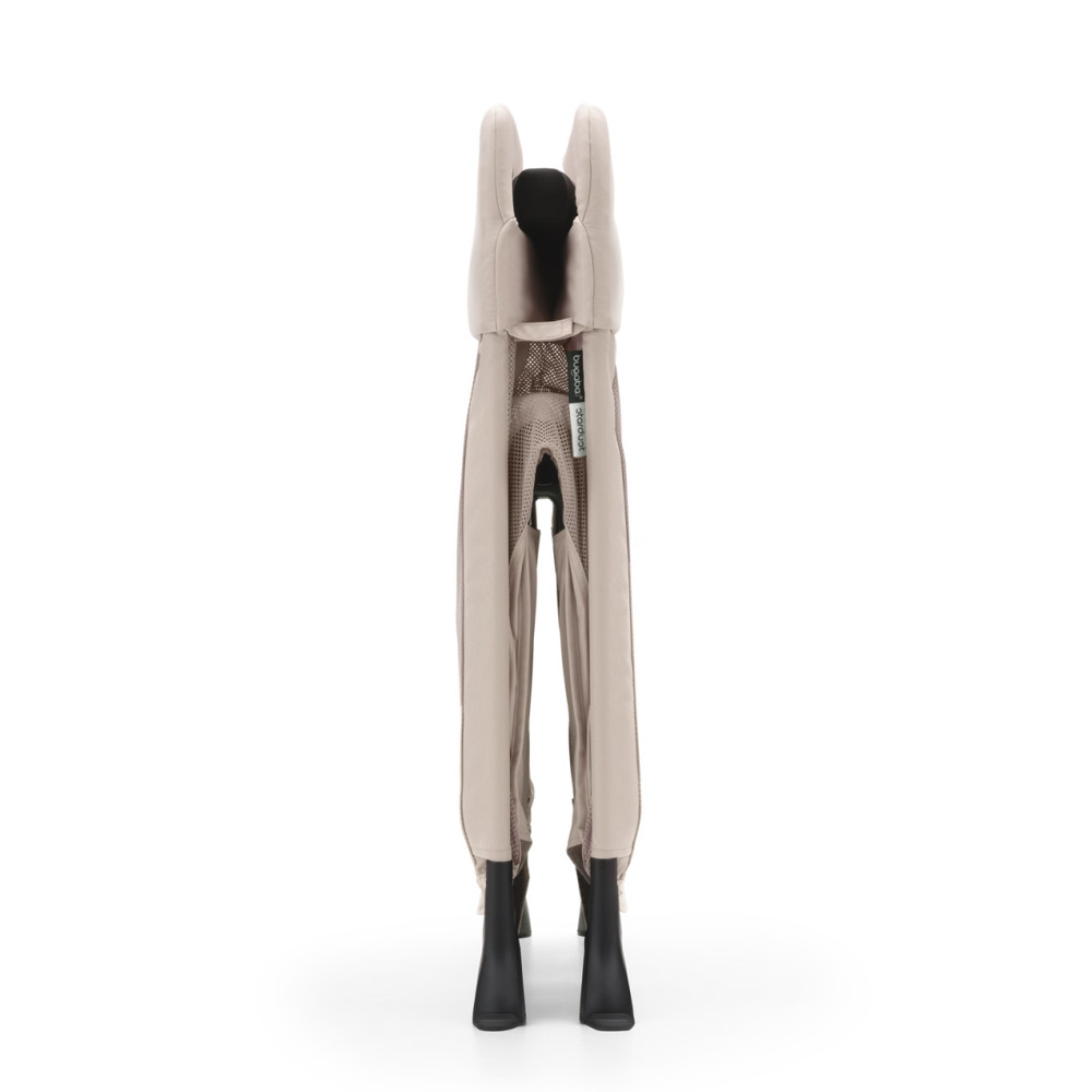 Bugaboo Stardust - łóżeczko turystyczne rozkładane w jedną sekundę, wbudowany materac, torba w zestawie, waga 7.58 kg • Desert Taupe Bugaboo Stardust - łóżeczko turystyczne rozkładane w jedną sekundę, wbudowany materac, torba w zestawie, waga 7.58 kg • Desert Taupe