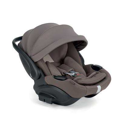Inglesina Darwin Infant Recline EVO - автокрісло для немовлят (0 - 15міс / 40 - 87см / 0 - 13кг), майже пласке розкладання, легший за попередника, бічний захист • Essence Mokka