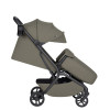 Carrello Magia 2.0 CRL-6655 - lekki wózek dziecięcy 2w1, kompaktowy wózek podróżny, gondola składana razem ze stelażem do rozmiarów bagażu podręcznego • Malted Green