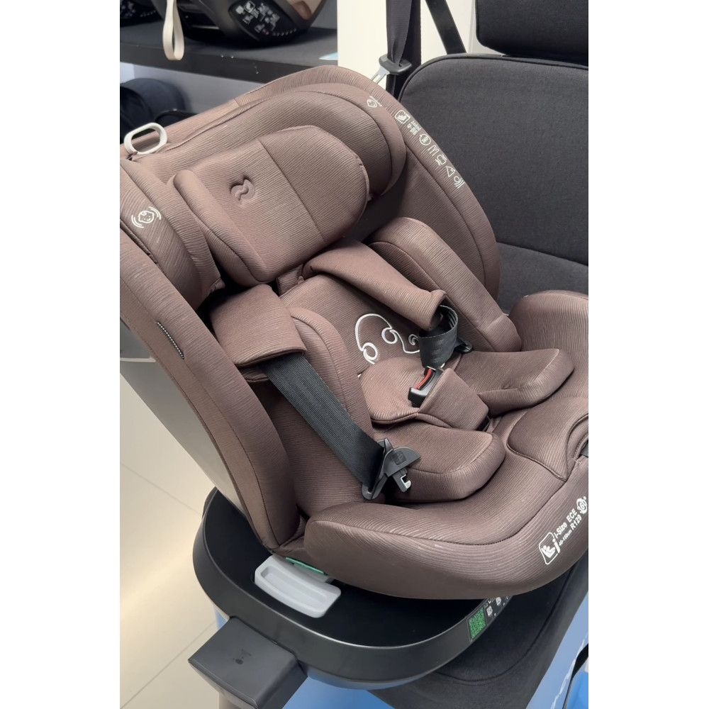 Carrello Octopus CRL-16002 - obrotowy fotelik samochodowy i-Size (0 - 12 lat / 40 - 150 cm), montaż tyłem i przodem do kierunku jazdy, mocowania ISOFIX • Chocolate Brown