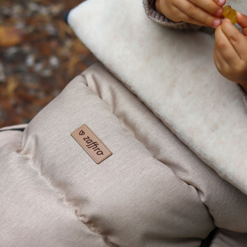 Zaffiro iGrow Scandi - regulowany śpiwór zimowy do wózka z wełną owczą Premium, 0-36 mc • Beige Zaffiro iGrow Scandi - regulowany śpiwór zimowy do wózka z wełną owczą Premium, 0-36 mc • Beige