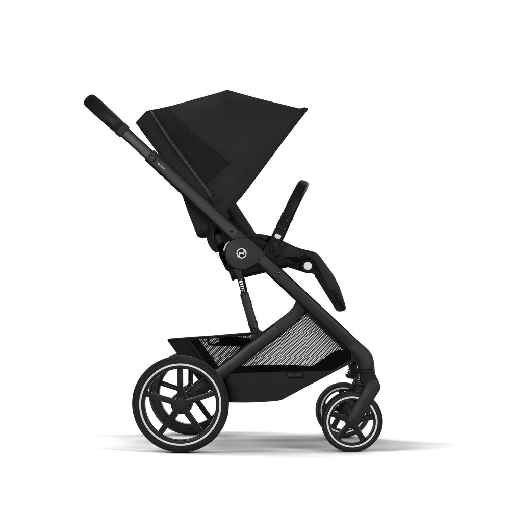 Cybex Balios S Lux 2026 - wózek spacerowy z odwracanym siedziskiem, pozycją leżącą i składaniem jedną ręką • Moon Black