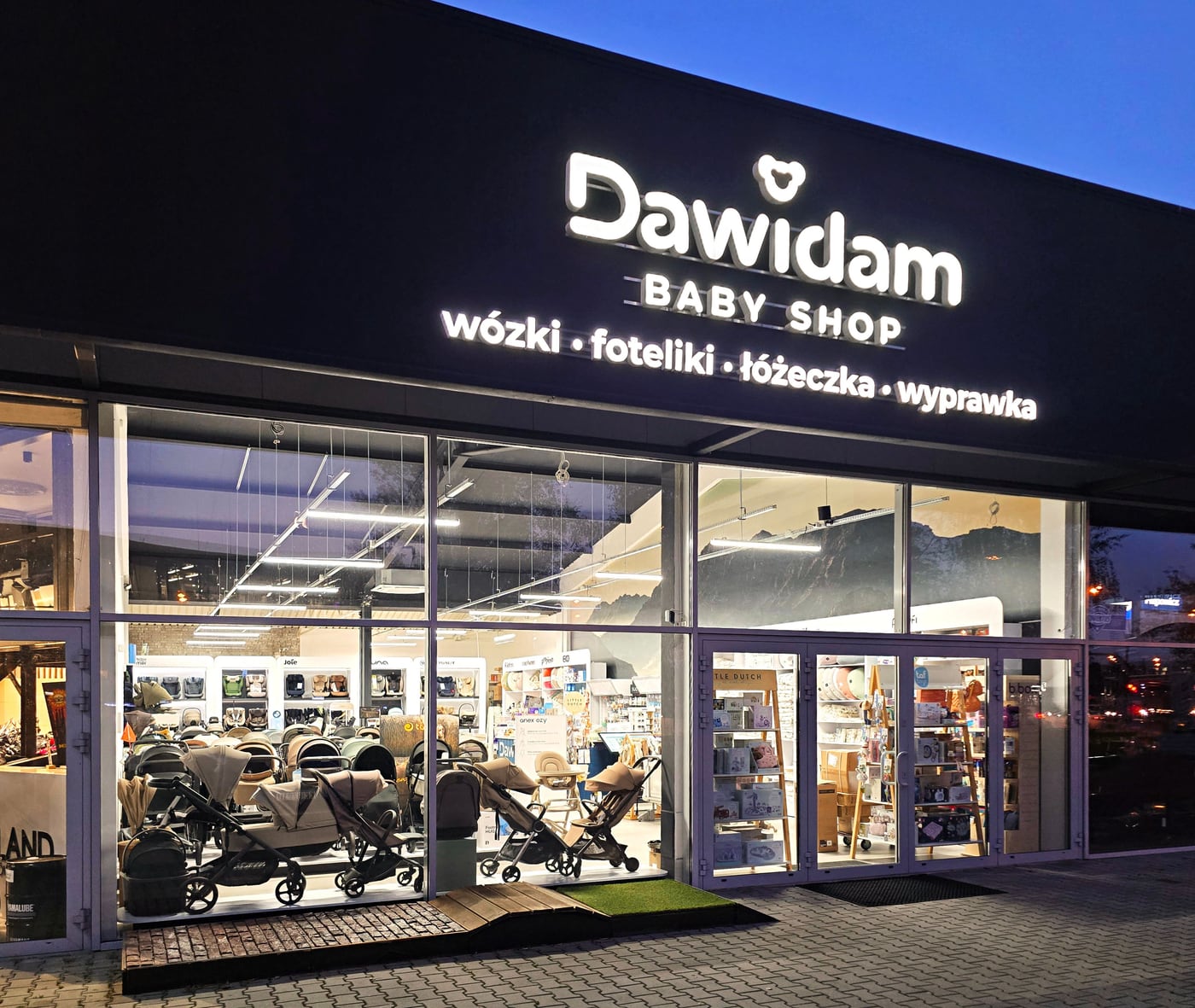 Sklep dziecięcy Dawidam Baby Shop w Krakowie, ul. Jana Dekerta 44