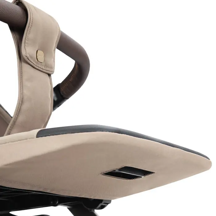 Regulowany podnóżek, Carrello Bravo Carbon 2026 CRL-5530 - wózek spacerowy całoroczny z lampką LED, ulepszona amortyzacja, magnetyczne zapięcie pasów, rączka teleskopowa • Tropic Green
