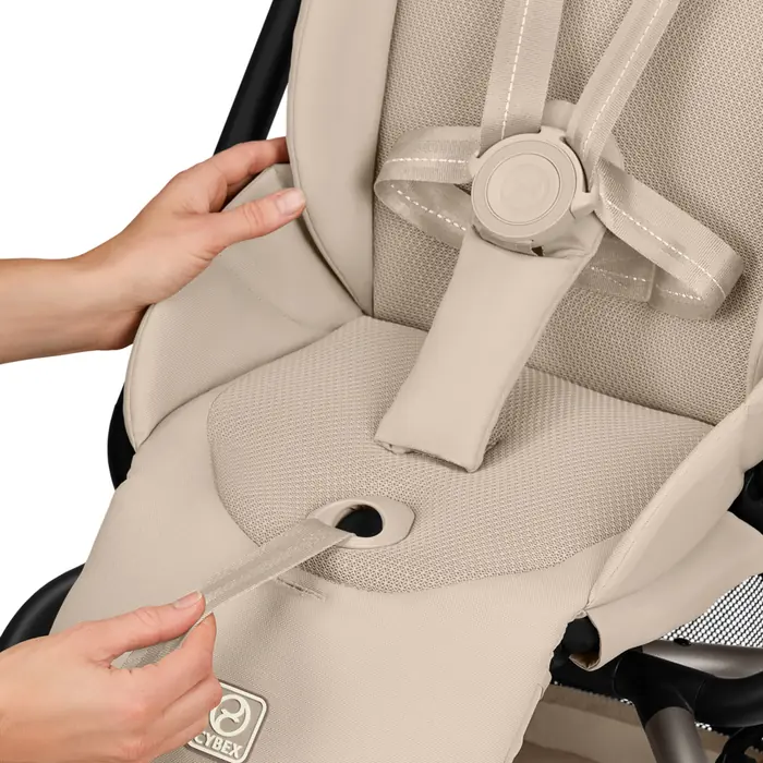 Pasy z systemem jednego pociągnięcia, Cybex Eezy S Twist+2 2026 - wózek spacerowy z obrotowym siedziskiem 360°, koła terenowe, składany jedną ręką • Almond Beige