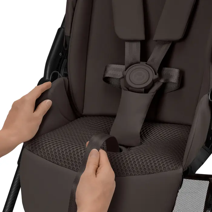 Pasy bezpieczeństwa jednym pociągnięciem, Cybex Melio Carbon 2026 - ultralekki wózek spacerowy z włókna węglowego, odwracane siedzisko • Almond Beige
