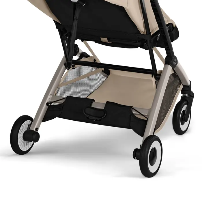 Przestronny kosz w kolorze wózka, Cybex Orfeo 2026 - kompaktowy wózek spacerowy do podróży, składany do rozmiaru bagażu podręcznego, od urodzenia • Almond Beige