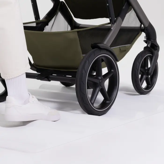 Koła odporne na przebicie z błotnikami, Cybex Talos S Lux 2026 - wózek spacerowy na każdy teren, odwracane siedzisko, składany jedną ręką • Moss Green